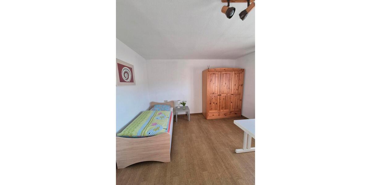 Wohnen auf Zeit Würzburg - 3 Zimmer, 25 m&sup2;, 40&euro; | Angebot:25276635