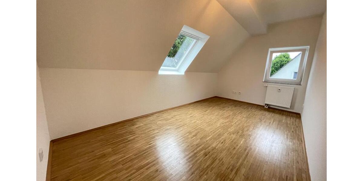Dachgeschoßwohnung Essen Stadtbezirk IV - 3 Zimmer, 69 m&sup2;, 721&euro; | Angebot:25230747