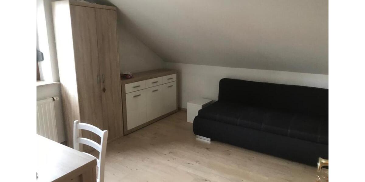 Dachgeschoßwohnung Oberkotzau - 1 Zimmer, 20 m&sup2;, 345&euro; | Angebot:26281610