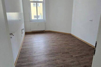 2- und 2,5 Zimmer-Wohnung in Halberstädter Straße - saniert mit Balkon und modernem Bad!