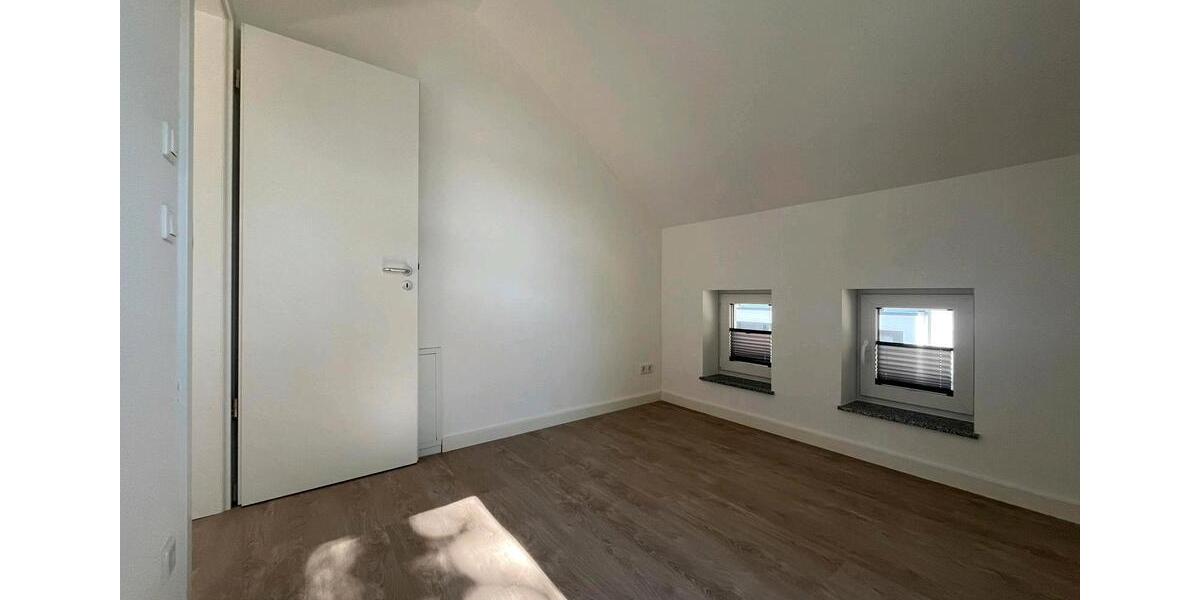 Dachgeschoßwohnung Röbel/Müritz Müritz - 2 Zimmer, 40 m&sup2;, 440&euro; | Angebot:26032253