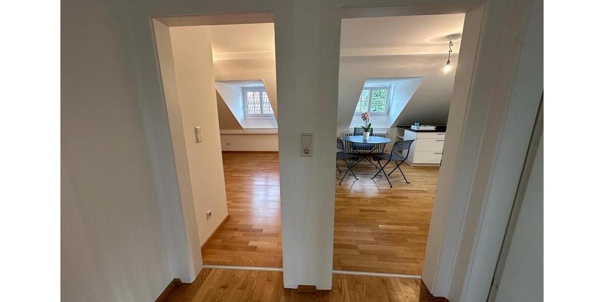 Dachgeschoßwohnung Baden-Baden Baden - 4 Zimmer, 84 m&sup2;, 1.400&euro; | Angebot:25053751