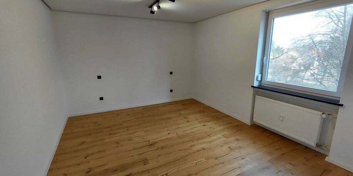 Etagenwohnung Straubing - 2 Zimmer, 75 m&sup2;, 900&euro; | Angebot:25927834