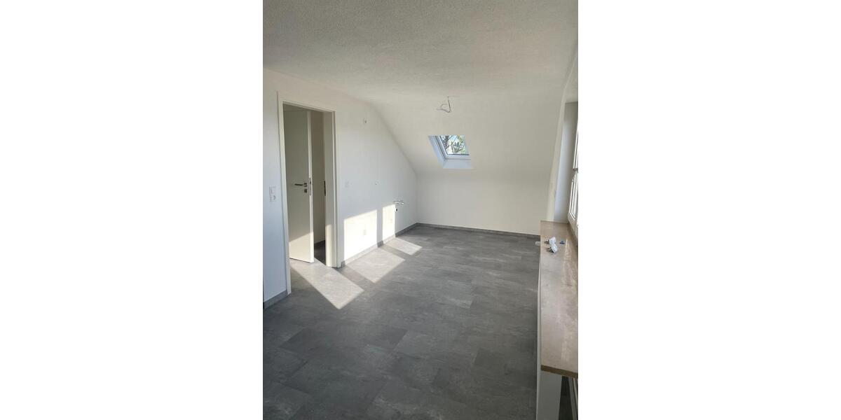 Dachgeschoßwohnung Pforzheim Nordstadt - 2 Zimmer, 50 m&sup2;, 650&euro; | Angebot:25831213