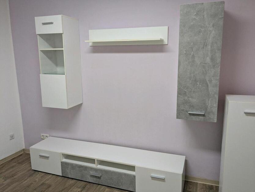 1 Zimmer Wohnung Küchenzeile, Bad , WohnZimmer