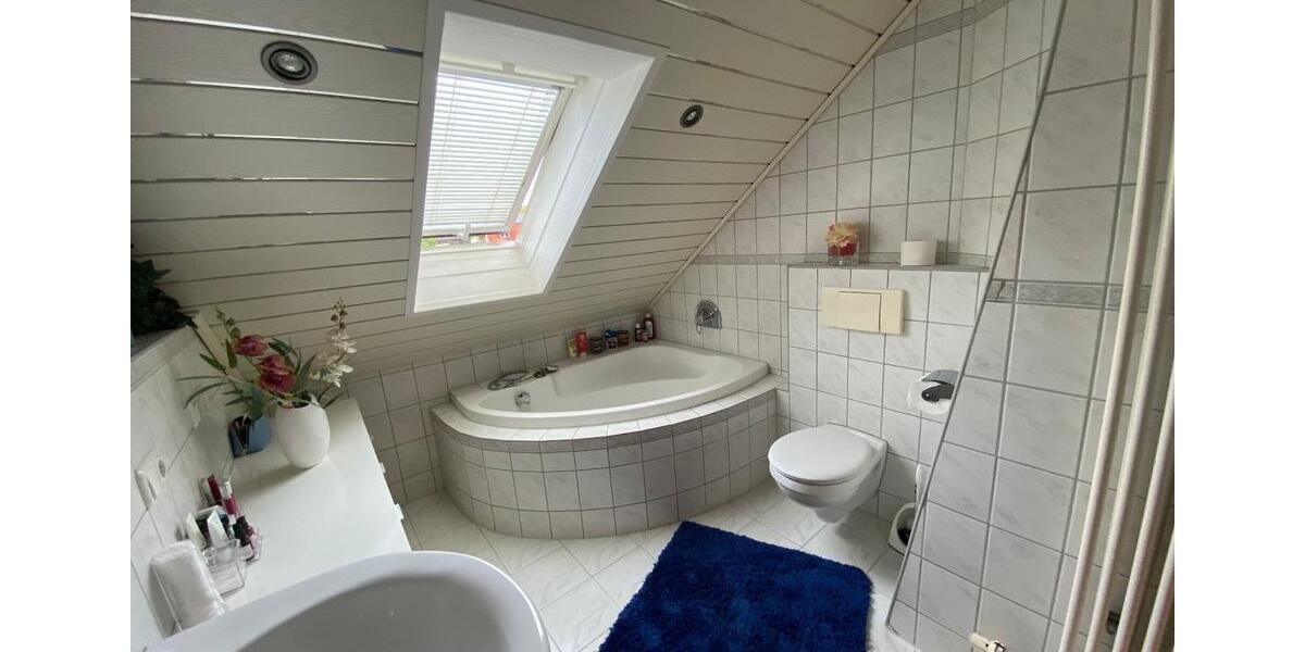 Dachgeschoßwohnung Burgthann - 4.5 Zimmer, 103 m&sup2;, 980&euro; | Angebot:25174904