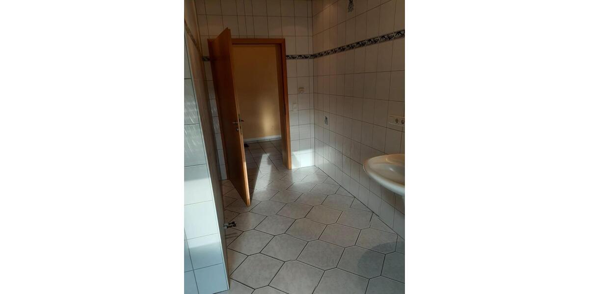 Etagenwohnung Ortenberg - 3 Zimmer, 115 m&sup2;, 950&euro; | Angebot:25903909