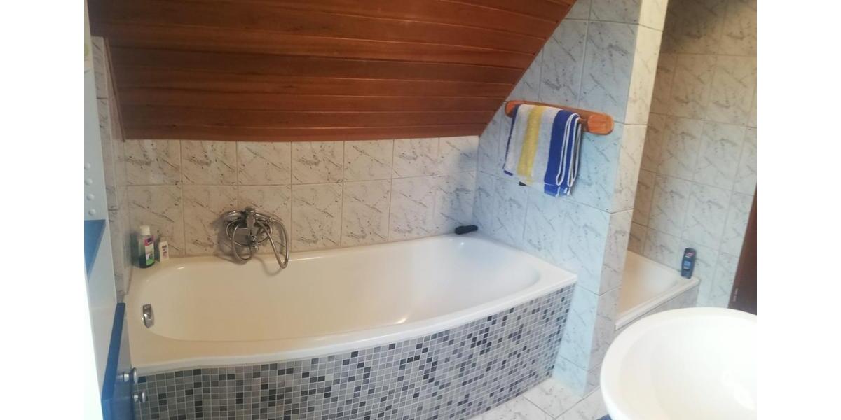 Gemütliche 3 Zimmer DG - Wohnung im OT von Naila zu vermieten 3 zimmer