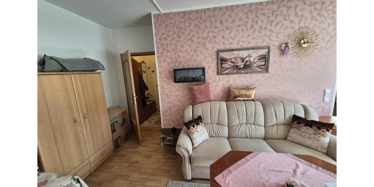 Etagenwohnung Oberlungwitz - 1 Zimmer, 40 m&sup2;, 276&euro; | Angebot:25906104