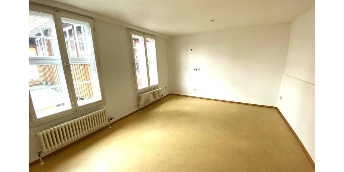 Gewerbeobjekt Nördlingen - 7 Zimmer, 182 m&sup2;, 1.570&euro; | Angebot:25667577