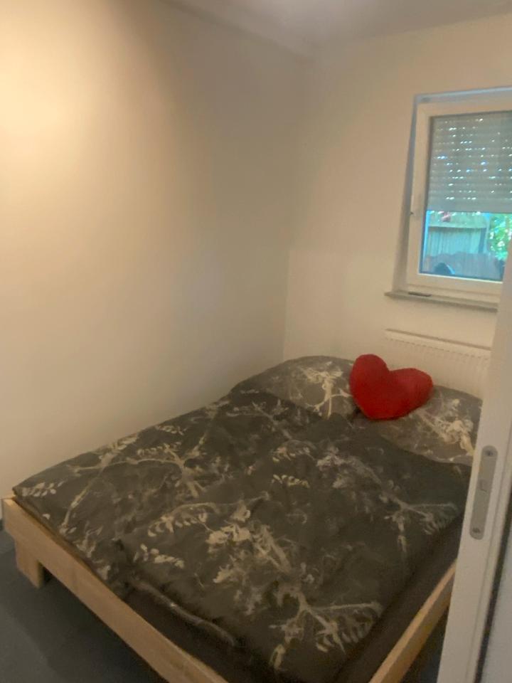 Wunderschöne 1,5 Zimmer mit Terrasse und Blick zum Wiesengrund
