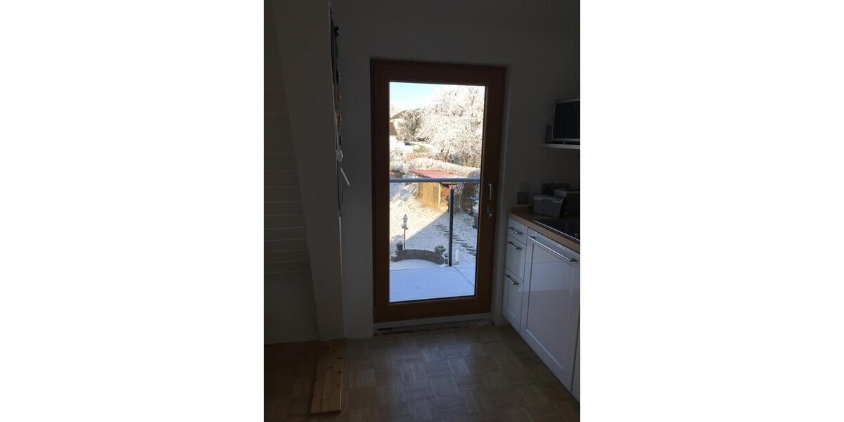 Dachgeschoßwohnung Petersberg - 4 Zimmer, 110 m&sup2;, 1.049&euro; | Angebot:26677541