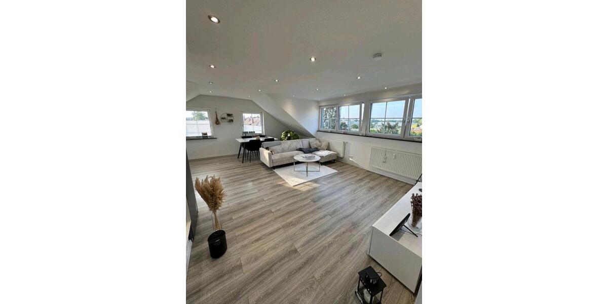 Moderne Lichtdurchflutete 2 Zimmer Dachgeschosswohnung !!! 2 zimmer