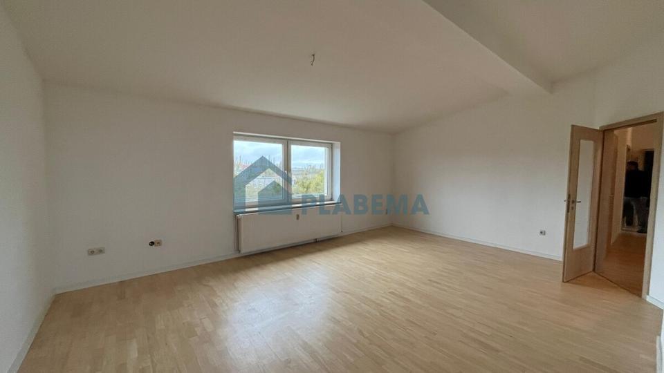 Dachgeschoßwohnung Schwerin - 4 Zimmer, 105 m&sup2;, 1.470&euro; | Angebot:26645278