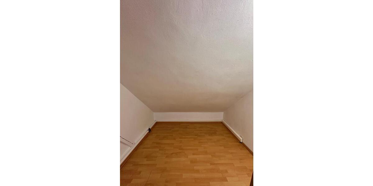 Dachgeschoßwohnung Poppenricht - 3.5 Zimmer, 80 m&sup2;, 620&euro; | Angebot:25978840