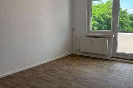 Wohnung Dessau-Roßlau Roßlau - 3 Zimmer, 69 m&sup2;, 486&euro; | Angebot:27250059