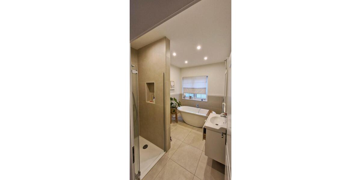 Einfamilienhaus Münzenberg - 5 Zimmer, 250 m&sup2;, 2.350&euro; | Angebot:24867594