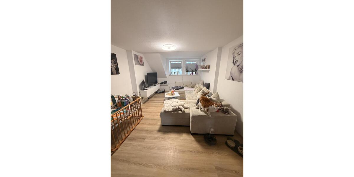 Schicke 4-Raum-Maisonette-Wohnung mit Pkw-Stellplatz! 4 zimmer