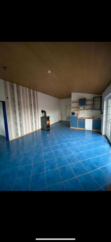 Eine schöne 2 Zimmer Wohnung in Edewechterdamm Warm. zimmer