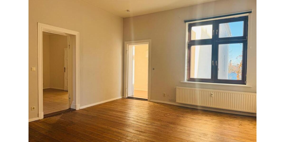 Etagenwohnung Neustrelitz - 2 Zimmer, 83 m&sup2;, 530&euro; | Angebot:26368882