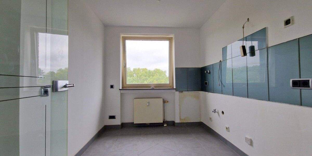 Komfortables Wohnen: Balkon, Tiefgarage, Pool & Sauna in Duisburg 3 zimmer