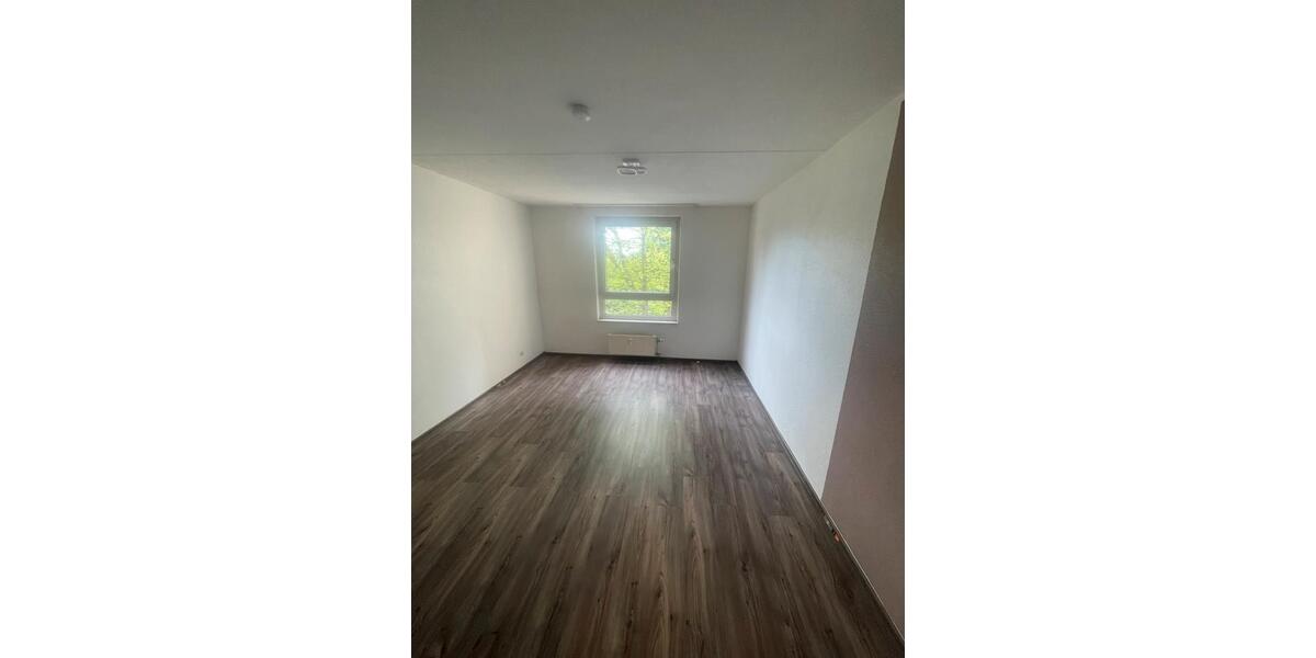 Etagenwohnung Neuss - 2 Zimmer, 68 m&sup2;, 1.040&euro; | Angebot:26610402