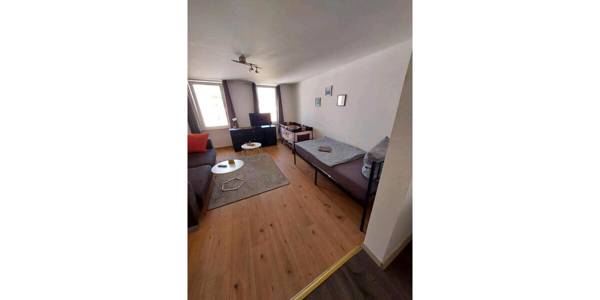 Wohnen auf Zeit Crimmitschau - 3 Zimmer, 80 m&sup2;, 18&euro; | Angebot:22202385