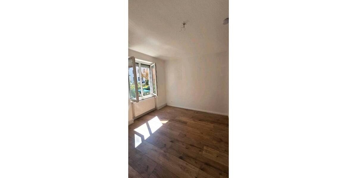 Hochparterre Eisenach - 4 Zimmer, 80 m&sup2;, 595&euro; | Angebot:26004803