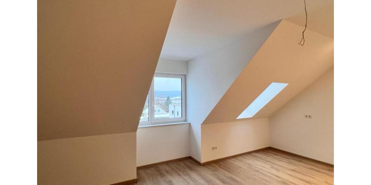 Dachgeschoßwohnung Geiselwind - 2 Zimmer, 59 m&sup2;, 590&euro; | Angebot:25840221