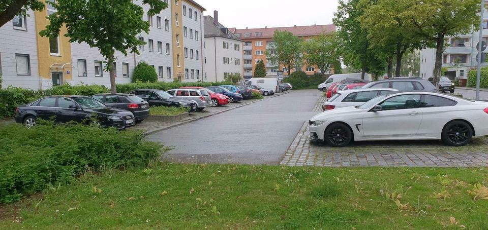 Schöne 2 Zimmer Erdgeschoßwohnung mit Einbauküche