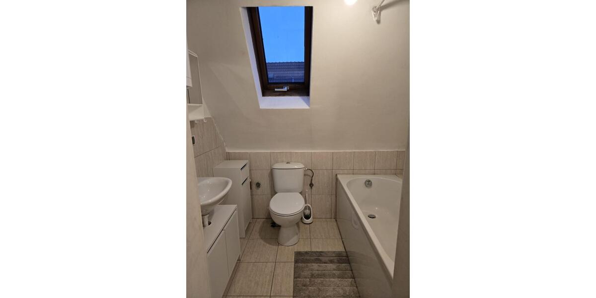 Dachgeschoßwohnung Eschwege - 2 Zimmer, 44 m&sup2;, 300&euro; | Angebot:24380361