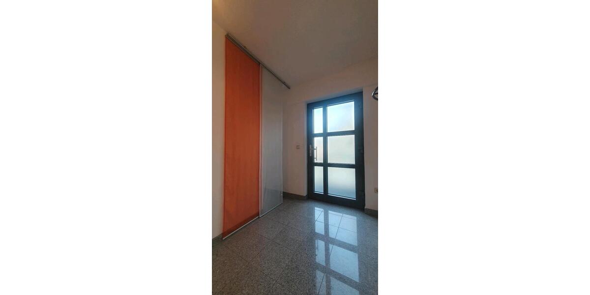 Etagenwohnung Ludwigsburg - 2 Zimmer, 92 m&sup2;, 1.450&euro; | Angebot:24353833