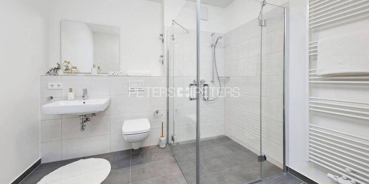 Zimmer Schwerin Werdervorstadt - 4 Zimmer, 94 m&sup2;, 1.299&euro; | Angebot:26260906