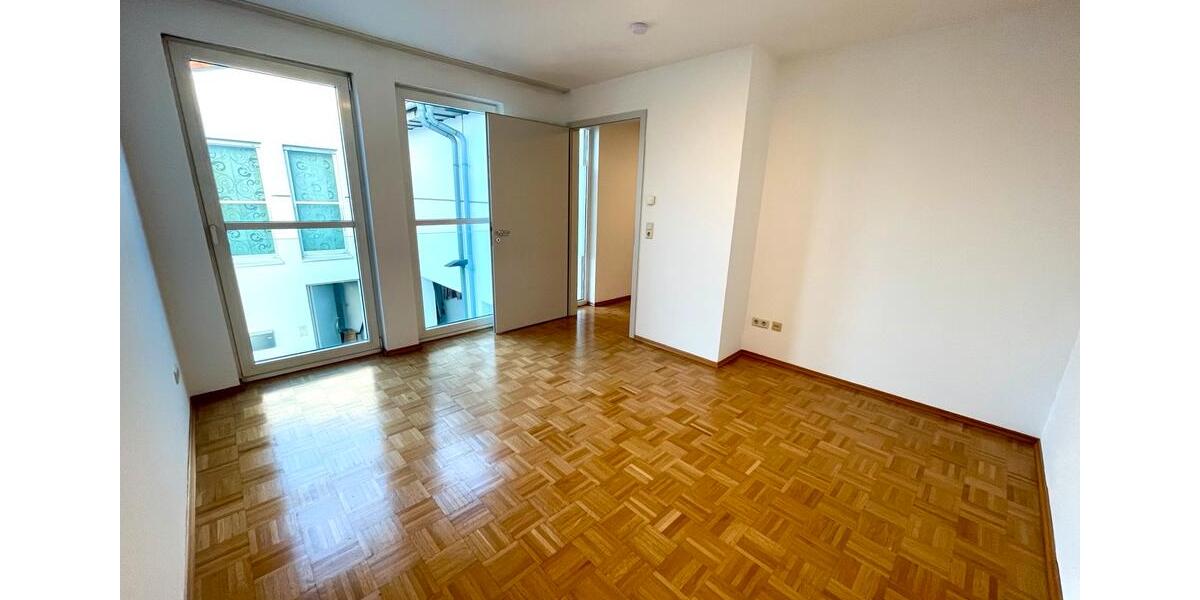 Doppelhaushälfte Kaiserslautern Betzenberg - 6 Zimmer, 179 m&sup2;, 2.250&euro; | Angebot:25023011