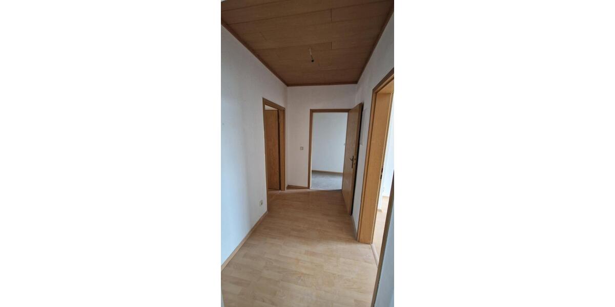 Dachgeschoßwohnung Weißenfels - 3 Zimmer, 56 m&sup2;, 350&euro; | Angebot:24438754