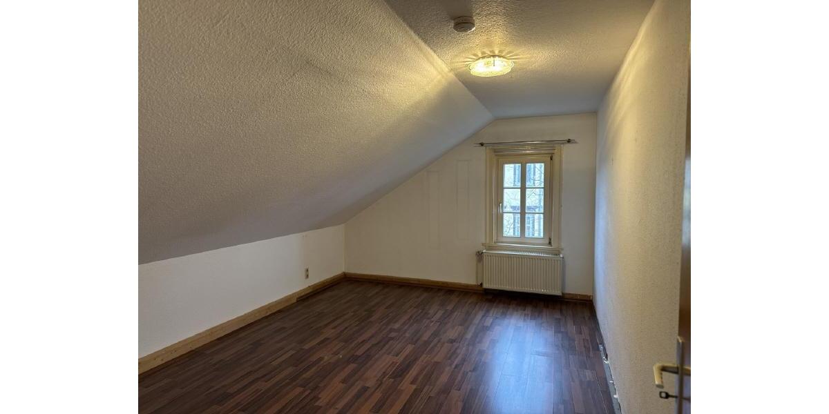 Dachgeschoßwohnung Gotha - 3 Zimmer, 84 m&sup2;, 580&euro; | Angebot:24513563