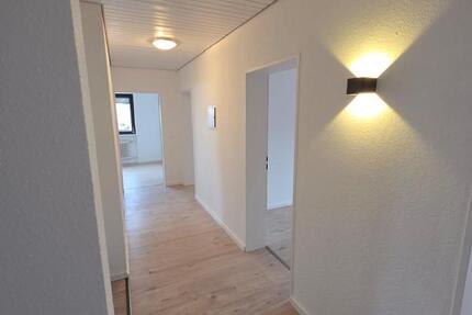 Wohnung Eberstadt - 4 Zimmer, 102 m&sup2;, 1.200&euro; | Angebot:25804653