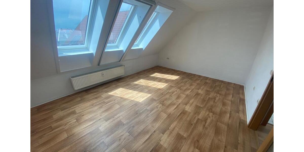 Dachgeschoßwohnung Stauchitz - 1 Zimmer, 31 m&sup2;, 200&euro; | Angebot:26351165