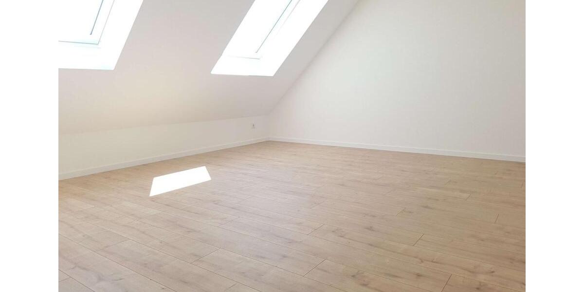 Neu! Sanierte 81 m² - 4-Zi, Gast-WC, Balkon 4 zimmer