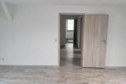 Wohnung Tuttlingen - 3 Zimmer, 100 m&sup2;, 750&euro; | Angebot:25986892