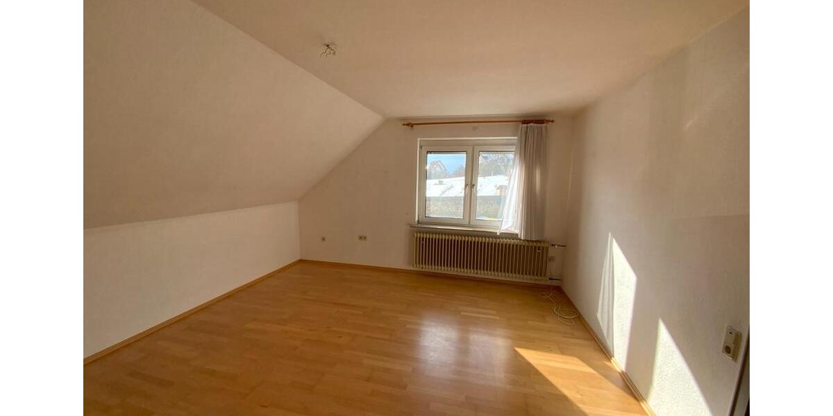 Einfamilienhaus Petersberg - 10 Zimmer, 150 m&sup2;, 1.400&euro; | Angebot:25046799