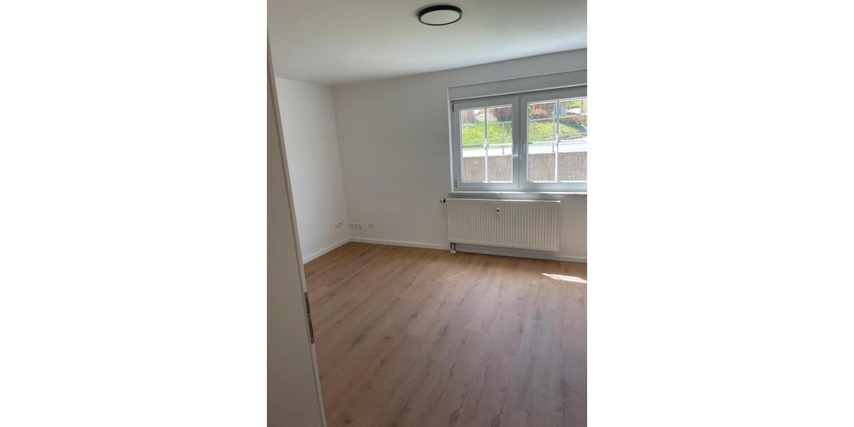 Erdgeschoßwohnung Kirchenthumbach - 2 Zimmer, 65 m&sup2;, 690&euro; | Angebot:26313111