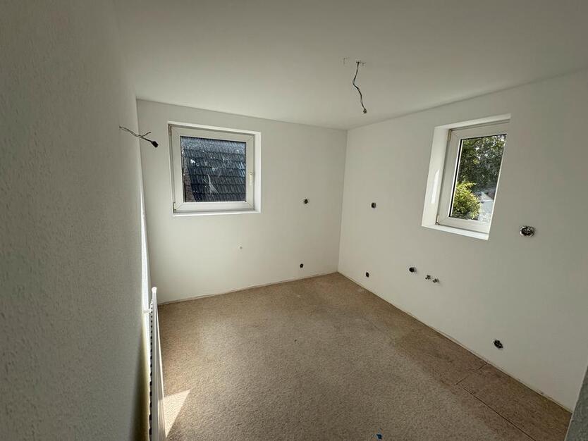 7,5 Zimmer Haus zzgl. Keller, DG, Garage, Stellplatz und Garten