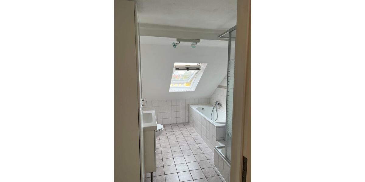 Dachgeschoßwohnung Wolfenbüttel - 4 Zimmer, 80 m&sup2;, 950&euro; | Angebot:25545505