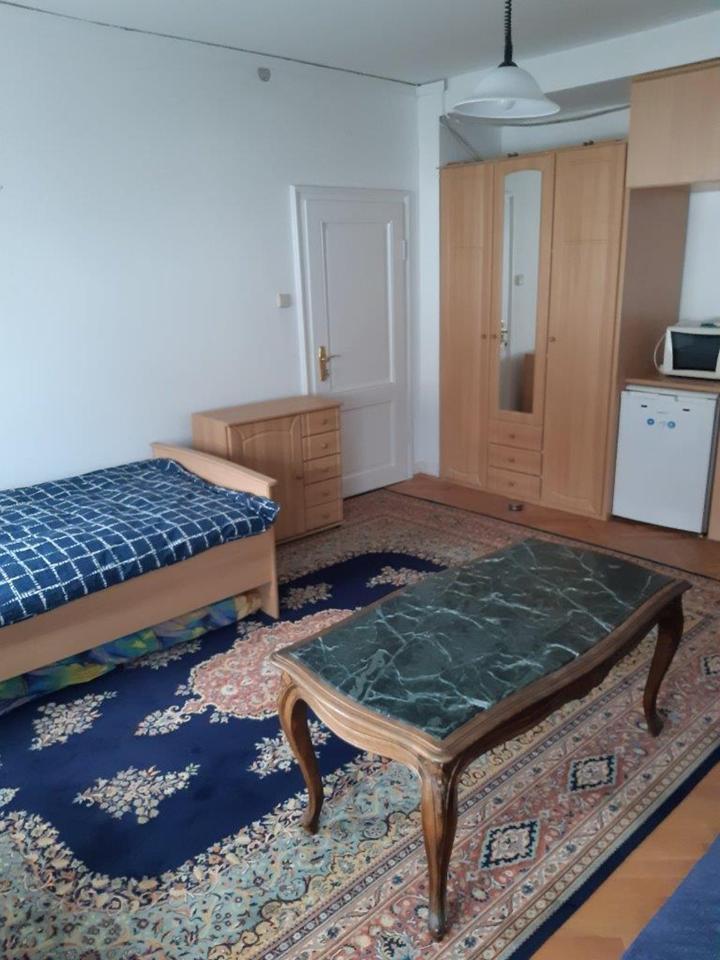 20m2 Zimmer 1. OG Hannover Bult, eig. Dusche, eig. WC, WLAN (008)