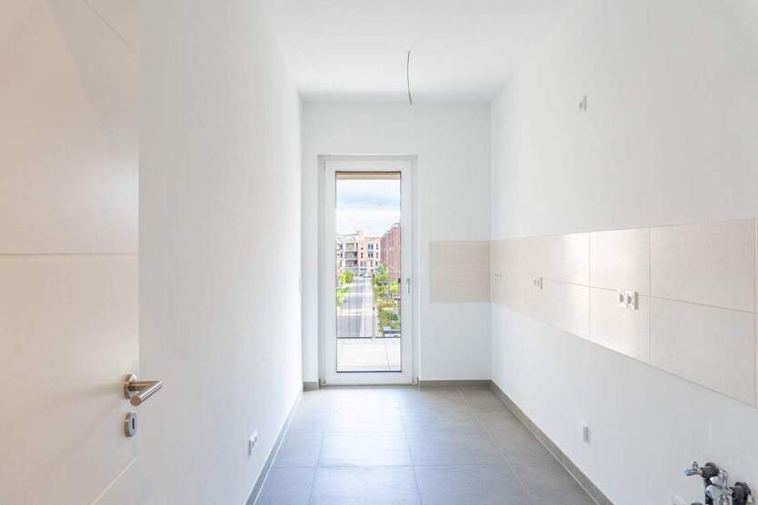 +++ Modernes Wohnen am Wasser - 3-Raumwohnung mit Loggia und traumhaftem Elbblick +++ 3 zimmer