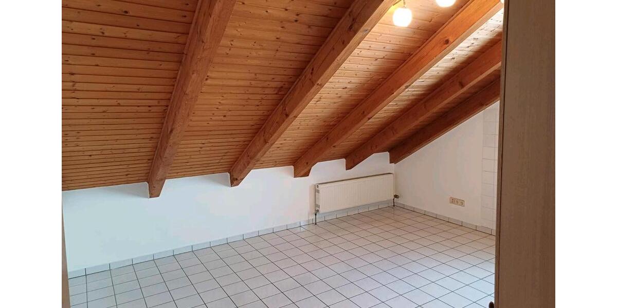 Dachgeschoßwohnung Eichstätt - 4 Zimmer, 76 m&sup2;, 800&euro; | Angebot:24689196