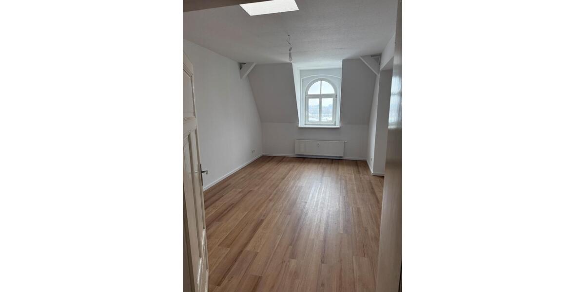 Dachgeschoßwohnung Görlitz - 1 Zimmer, 50 m&sup2;, 300&euro; | Angebot:25454583