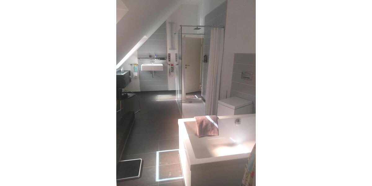 Dachgeschoßwohnung Bad Arolsen - 4 Zimmer, 115 m&sup2;, 950&euro; | Angebot:26004101