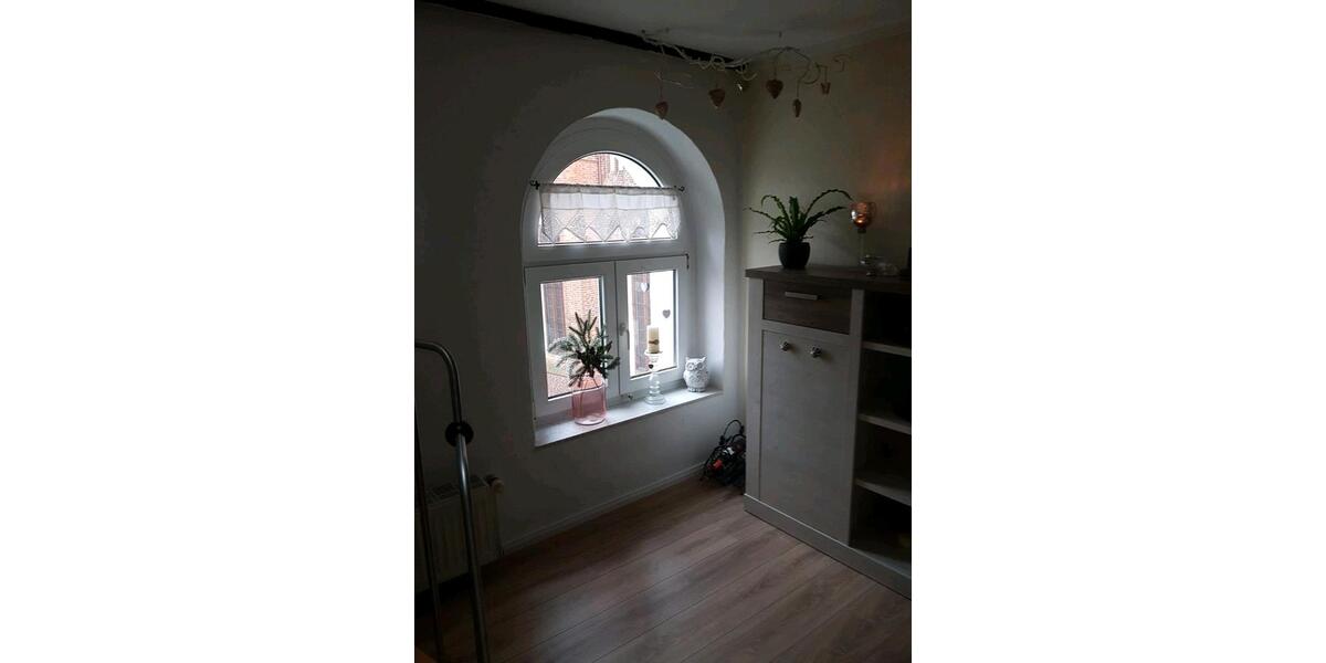 Dachgeschoßwohnung Demmin - 2 Zimmer, 70 m&sup2;, 350&euro; | Angebot:27639961